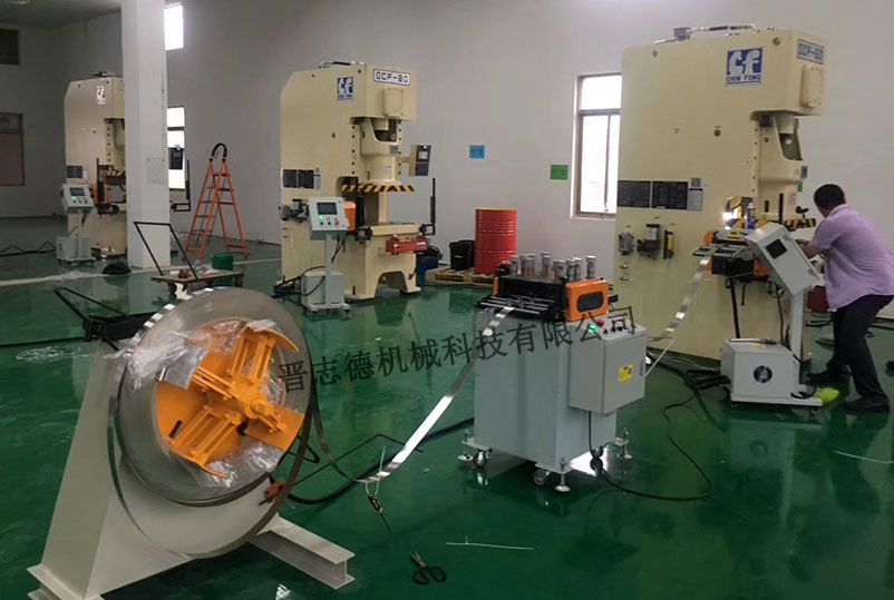 重型材料架開卷,重型材料架使用,重型材料架配NC送料機 重型材料架開卷,重型材料架使用,重型材料架配NC送料機