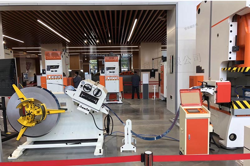 伺服送料機(jī)沖壓生產(chǎn)線,數(shù)控送料沖壓生產(chǎn)線 伺服送料機(jī)沖壓生產(chǎn)線,數(shù)控送料沖壓生產(chǎn)線